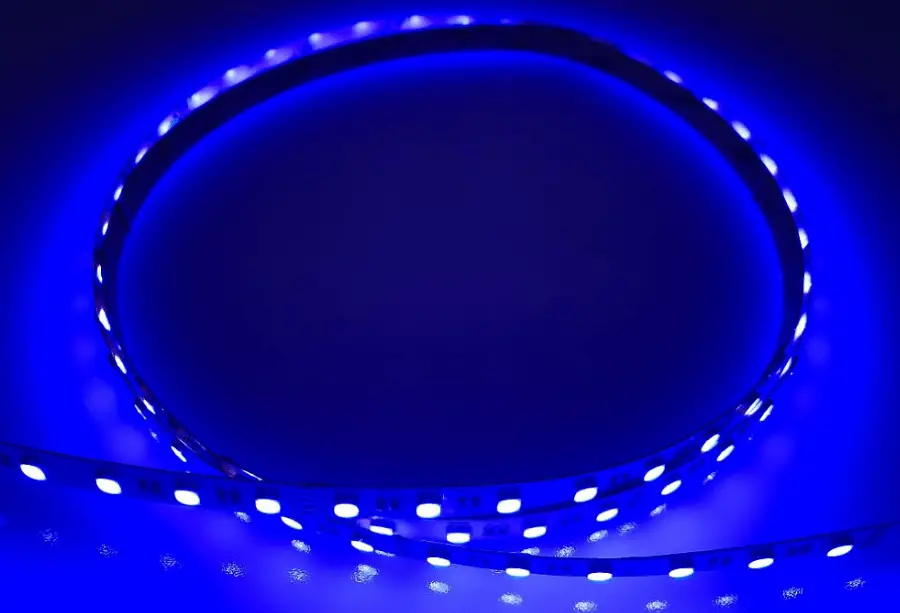 How to hang LED strip lights on wall without adhesive: the best guide